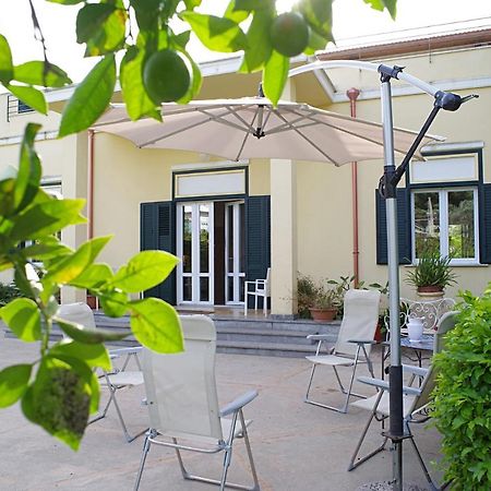 Villa Flores, Un'Oasi Nel Cuore Di Mondello Esterno foto