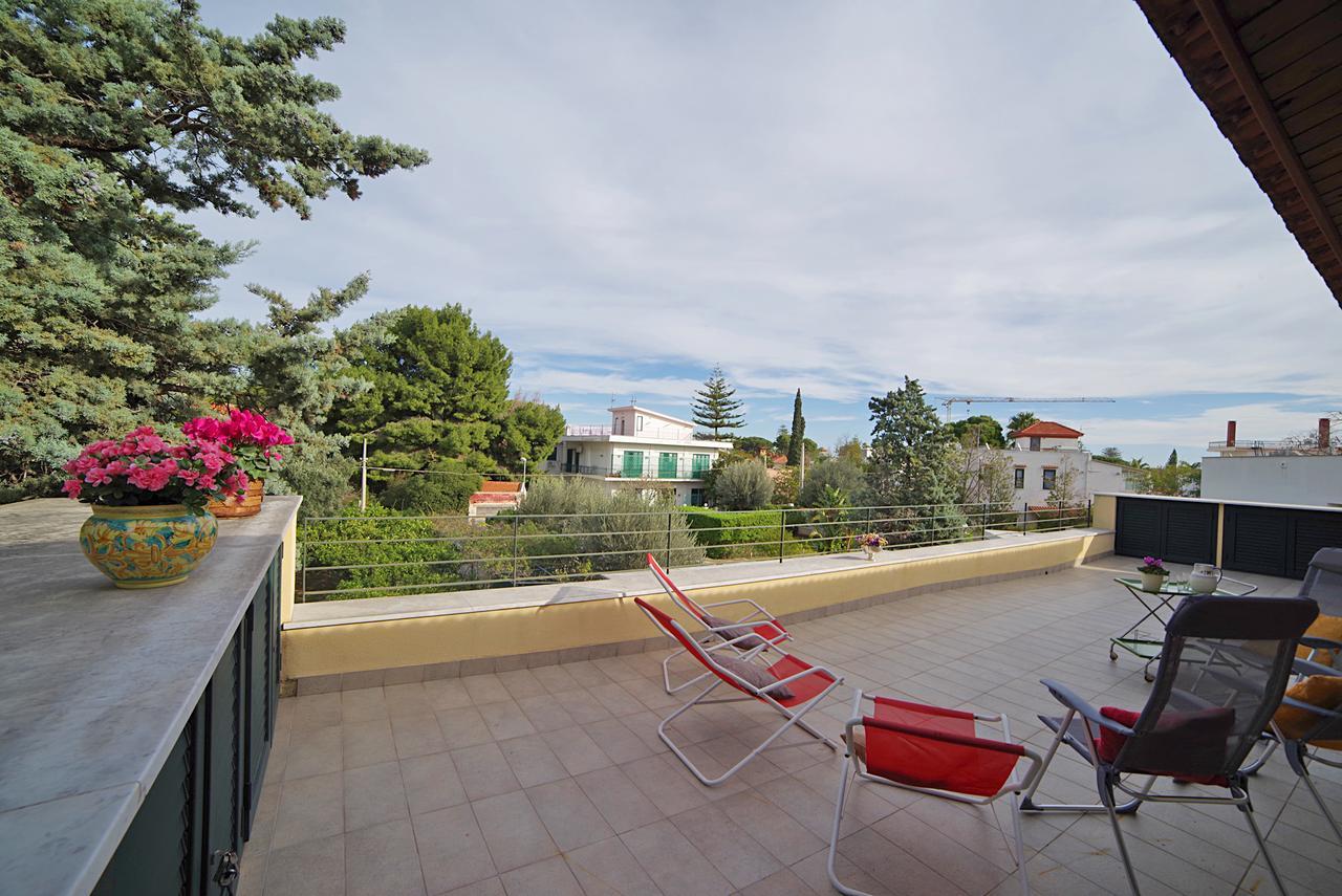 Villa Flores, Un'Oasi Nel Cuore Di Mondello Esterno foto